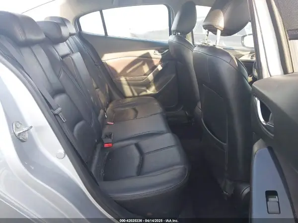 JM1BN1V75H1114684 2017 MAZDA 3 - Image 8