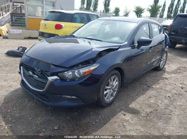 JM1BN1V75J1181923 2018 MAZDA 3 - Image 2