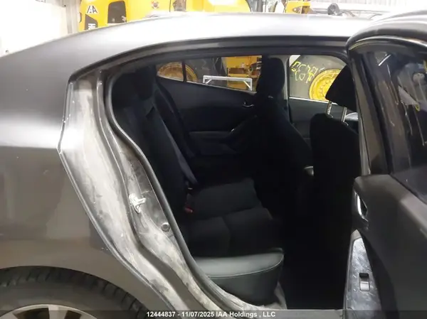 JM1BN1V76J1162636 2018 MAZDA 3 - Image 8