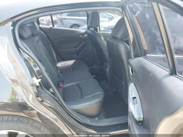 JM1BN1V78H1102366 2017 MAZDA 3 - Image 8