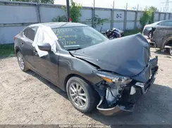 JM1BN1V7XJ1180136 2018 MAZDA 3
