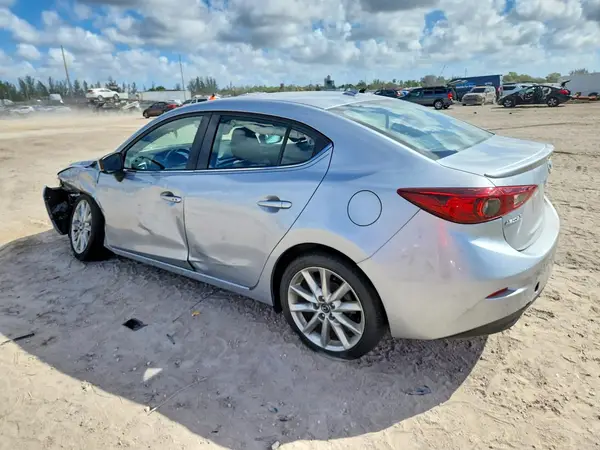 JM1BN1W31H1126391 2017 MAZDA 3 - Image 2