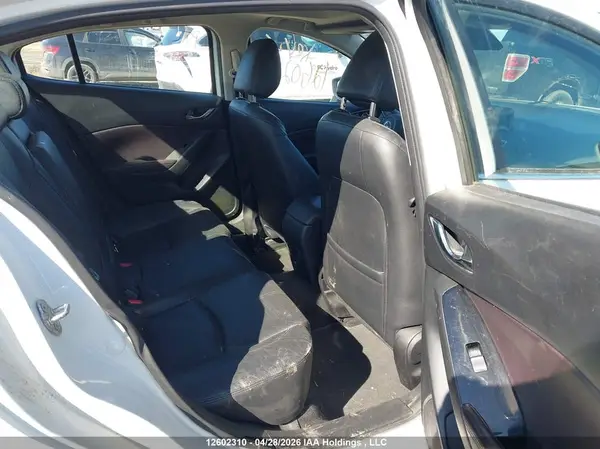 JM1BN1W31J1190257 2018 MAZDA 3 - Image 8
