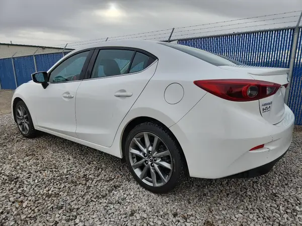 JM1BN1W31J1194003 2018 MAZDA 3 - Image 2