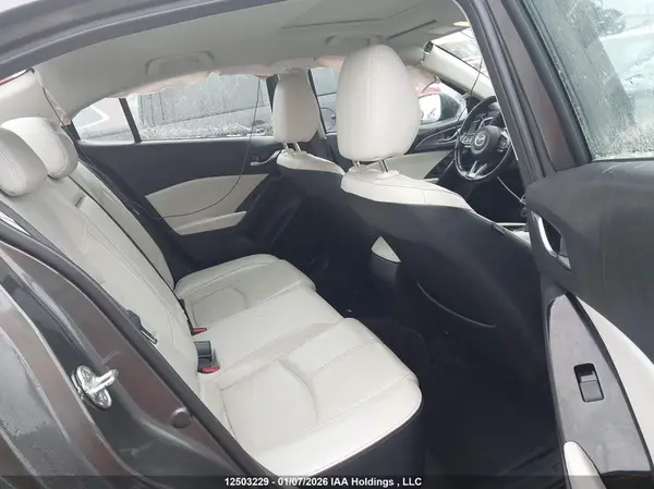 JM1BN1W32H1136363 2017 MAZDA 3 - Image 8