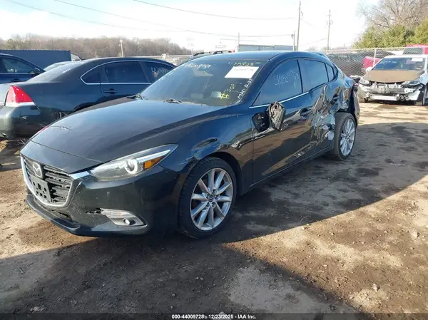 JM1BN1W32H1140803 2017 MAZDA 3 - Image 2