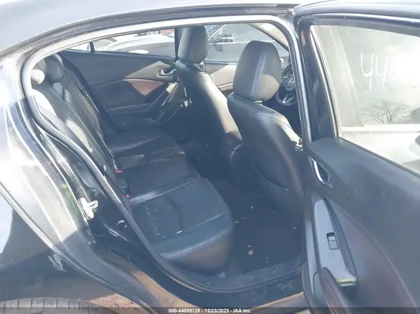 JM1BN1W32H1140803 2017 MAZDA 3 - Image 8