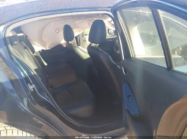 JM1BN1W34H1132170 2017 MAZDA 3 - Image 8