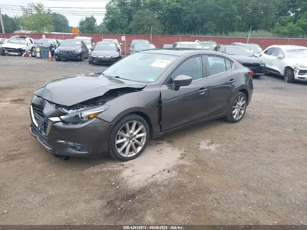JM1BN1W35H1104636 2017 MAZDA 3 - Image 2