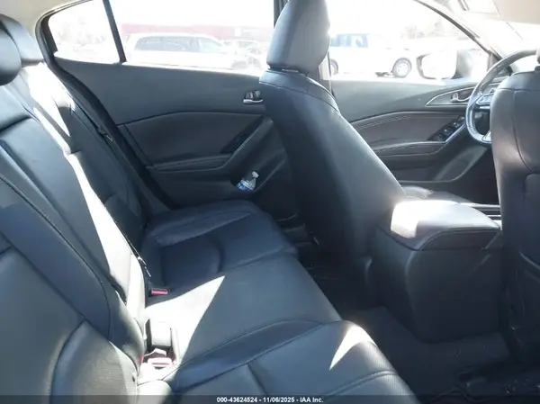 JM1BN1W35H1104877 2017 MAZDA 3 - Image 8