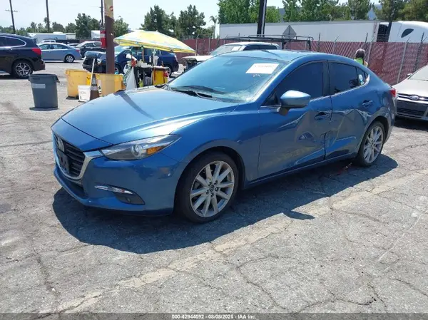 JM1BN1W36H1137404 2017 MAZDA 3 - Image 2