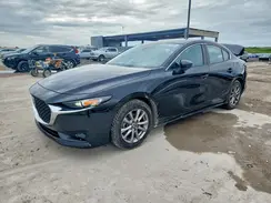 JM1BPAA72M1328851 2021 MAZDA 3