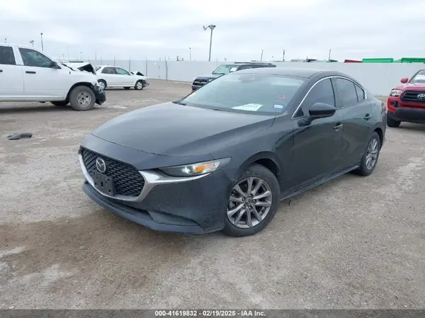 JM1BPAA73M1334335 2021 MAZDA 3 - Image 2