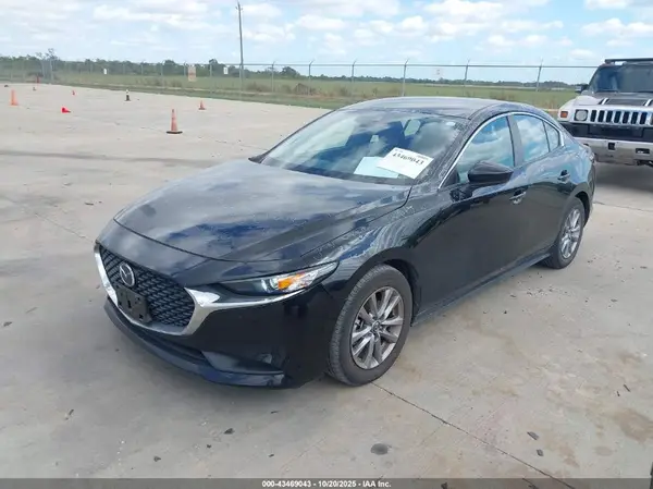 JM1BPAA73N1500046 2022 MAZDA 3 - Image 2