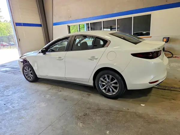 JM1BPAAL0M1323550 2021 MAZDA 3 - Image 2