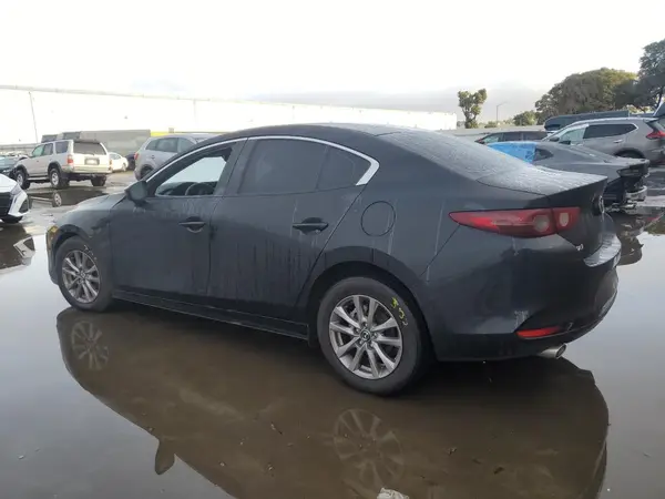 JM1BPAAL2M1345372 2021 MAZDA 3 - Image 2