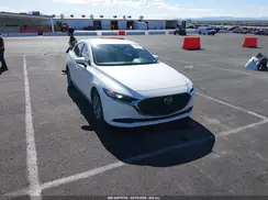 JM1BPAAL3M1327768 2021 MAZDA 3