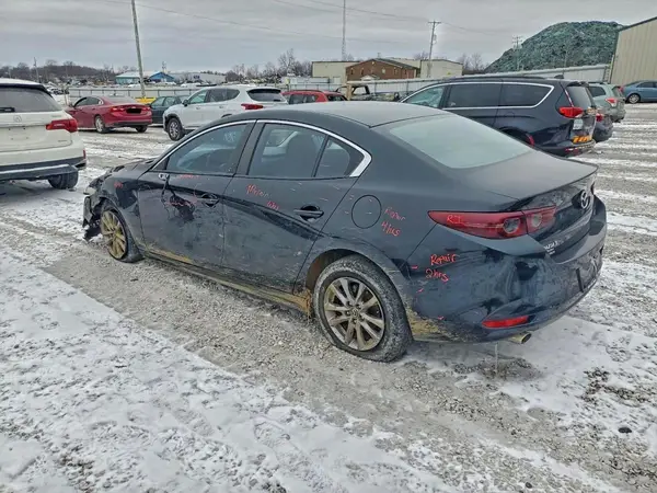 JM1BPAAL5M1340134 2021 MAZDA 3 - Image 2