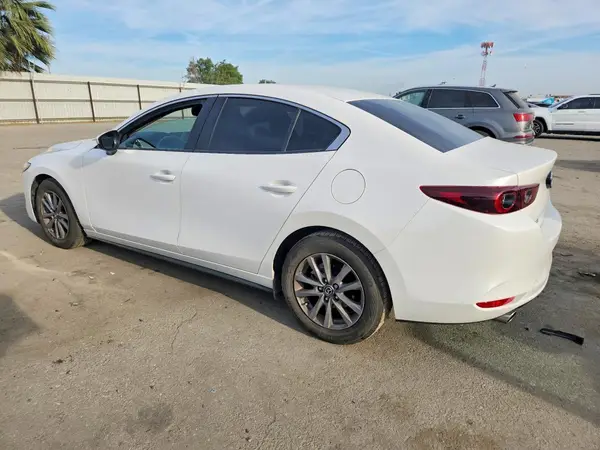 JM1BPAAL5N1507528 2022 MAZDA 3 - Image 2