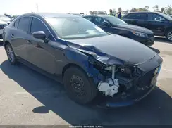 JM1BPAALXM1304195 2021 MAZDA 3