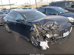 JM1BPAALXM1328867 2021 MAZDA 3