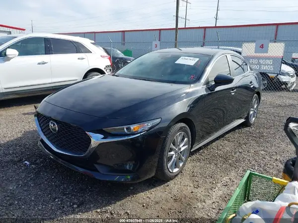 JM1BPAALXM1332983 2021 MAZDA 3 - Image 2