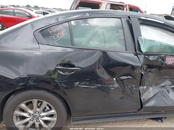 JM1BPAALXT1869108 2026 MAZDA 3 - Image 8