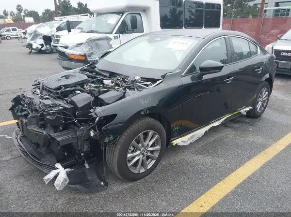 JM1BPAAM5S1775614 2025 MAZDA 3 - Image 2