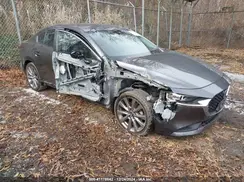 JM1BPABL4M1339748 2021 MAZDA 3