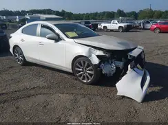 JM1BPABL9M1332469 2021 MAZDA 3