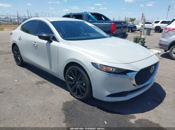 JM1BPABM1S1768433 2025 MAZDA 3 - Image 1