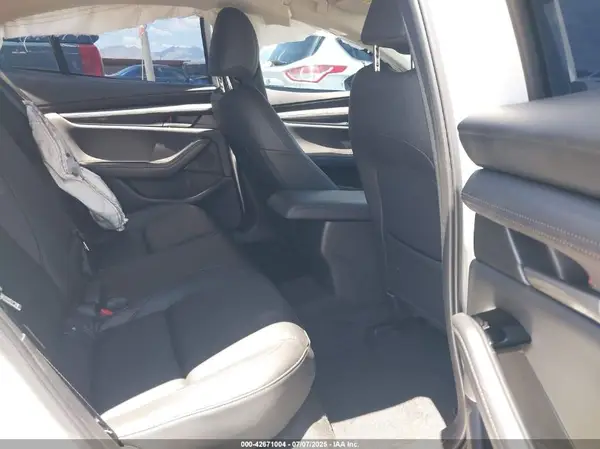 JM1BPABM1S1768433 2025 MAZDA 3 - Image 8