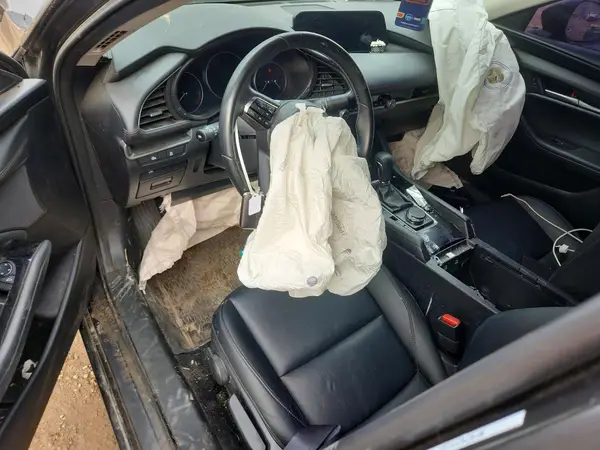 JM1BPABM2S1763807 2025 MAZDA 3 - Image 8