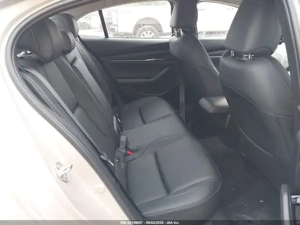 JM1BPABM5S1762571 2025 MAZDA 3 - Image 8