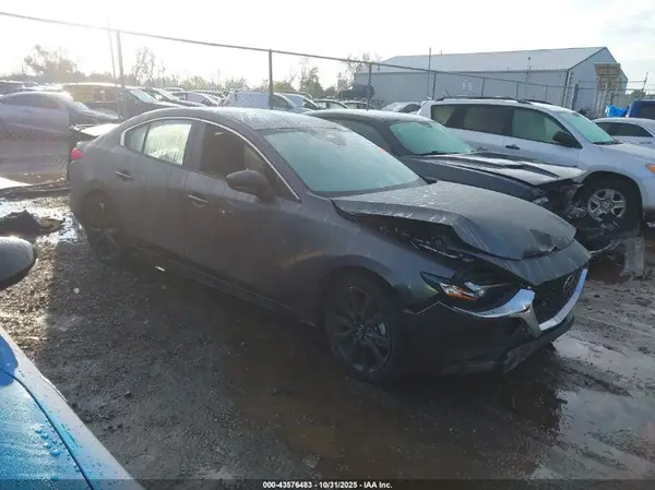 JM1BPABM8S1778263 2025 MAZDA 3 - Image 1