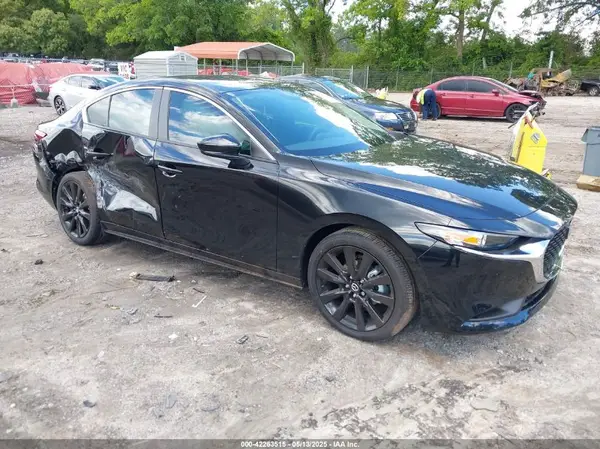 JM1BPABM8S1781776 2025 MAZDA 3 - Image 1