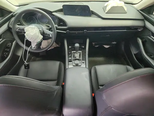 JM1BPABM9S1777445 2025 MAZDA 3 - Image 8