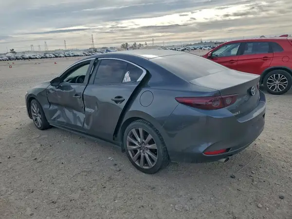 JM1BPACL4K1111745 2019 MAZDA 3 - Image 2