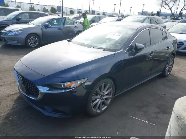 JM1BPACL5K1108045 2019 MAZDA 3 - Image 2