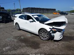 JM1BPACL5T1871975 2026 MAZDA 3