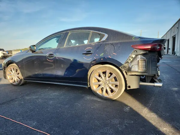 JM1BPACL8K1107004 2019 MAZDA 3 - Image 2