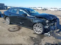JM1BPACL8M1302443 2021 MAZDA 3
