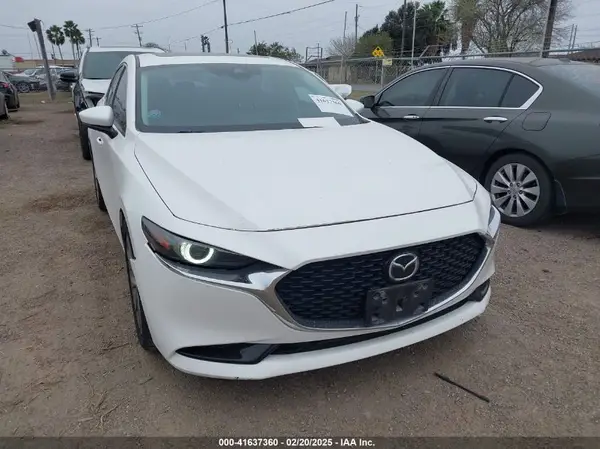 JM1BPACM1K1100811 2019 MAZDA 3 - Image 1