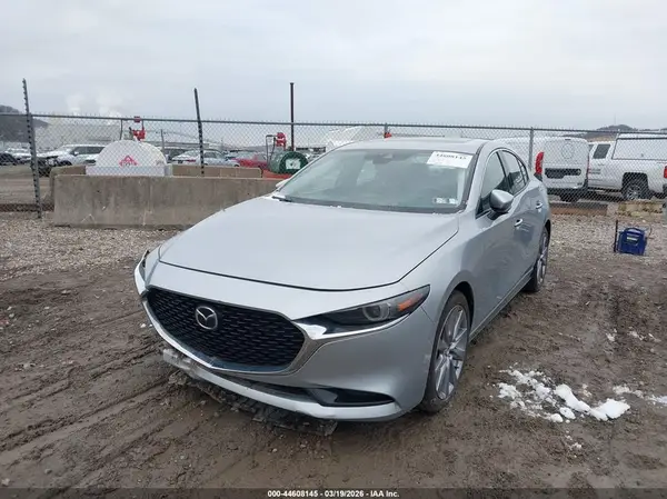 JM1BPACM2K1101692 2019 MAZDA 3 - Image 2