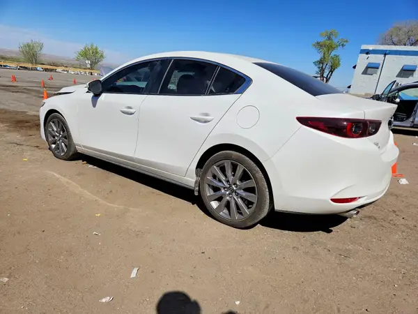 JM1BPACM2S1784204 2025 MAZDA 3 - Image 2