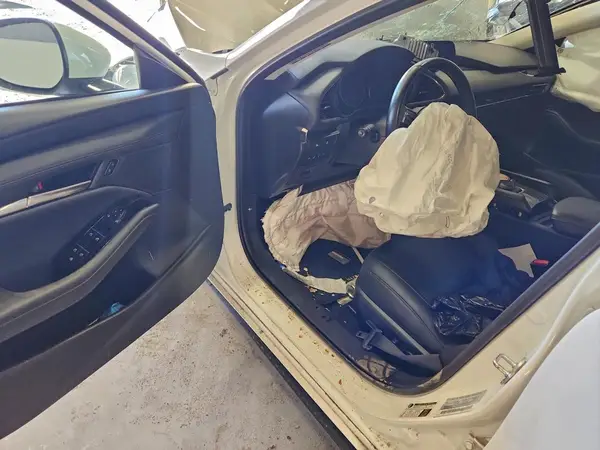 JM1BPACM3S1765158 2025 MAZDA 3 - Image 8