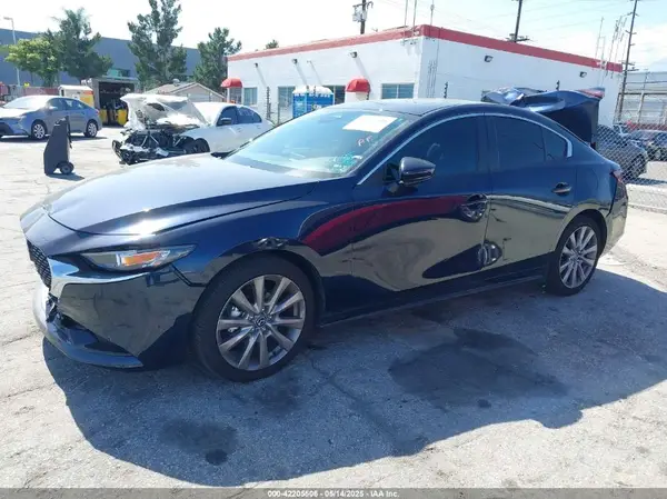 JM1BPACM4S1779375 2025 MAZDA 3 - Image 2