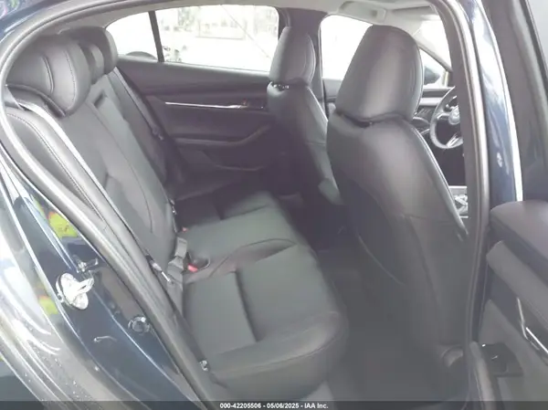 JM1BPACM4S1779375 2025 MAZDA 3 - Image 8