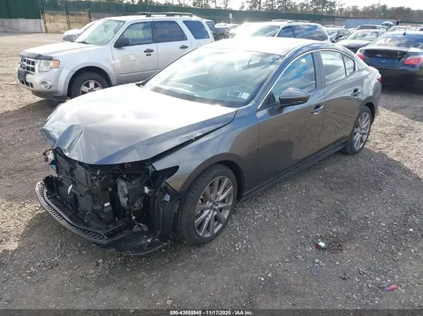 JM1BPACM6S1776588 2025 MAZDA 3 - Image 2