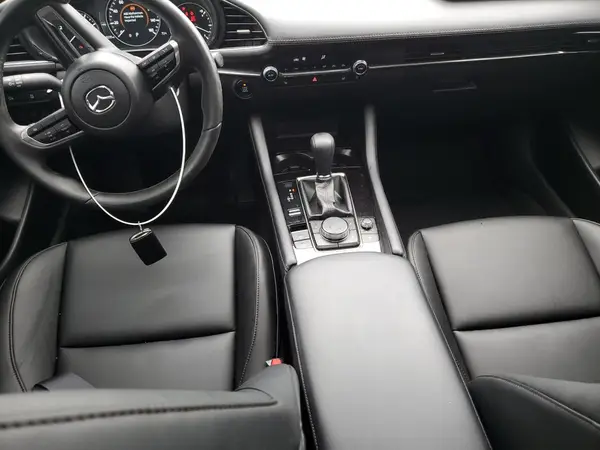 JM1BPACM8S1772834 2025 MAZDA 3 - Image 8